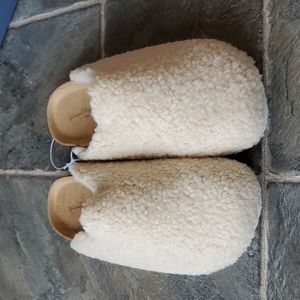 Universal Thread Cream/Bev Woman's Flats